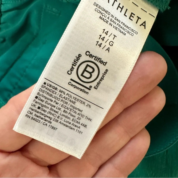 Athleta Echo Wide Crop Kelly Green Quick Drying Breathable Pants Sz 14T NWT - Picture 9 of 10